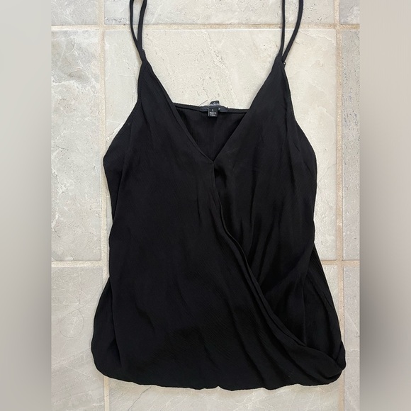 Black cropped spaghetti strap tank blouse in a size large - Picture 9 of 12
